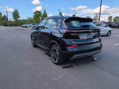 Used 2022 Chevrolet Bolt EUV Premier w/ Sun & Sound Package FWD image 5