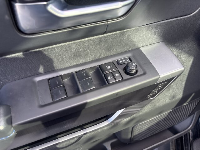 Used 2025 Toyota Tundra Platinum AWD/4WD image 17