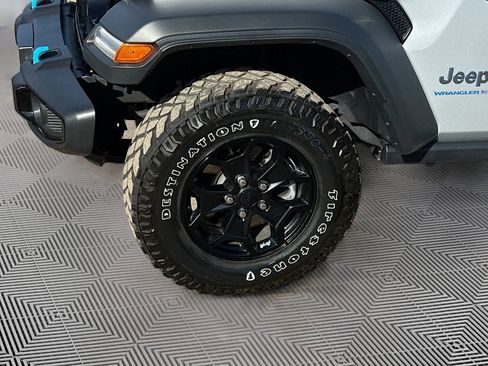 Used 2023 Jeep Wrangler Unlimited w/ Cold Weather Group image 34