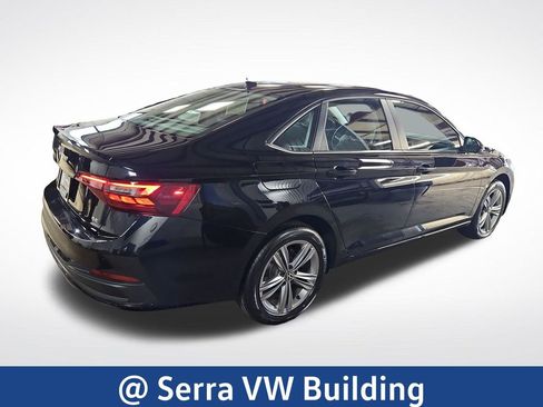 Used 2023 Volkswagen Jetta SE FWD image 5