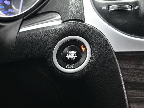 Used 2018 Chrysler 300 Touring image 22