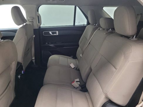 Used 2021 Ford Explorer 2WD image 18