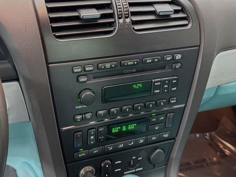 Used 2002 Ford Thunderbird image 13