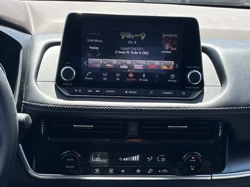 Used 2022 Nissan Rogue SV AWD/4WD image 15