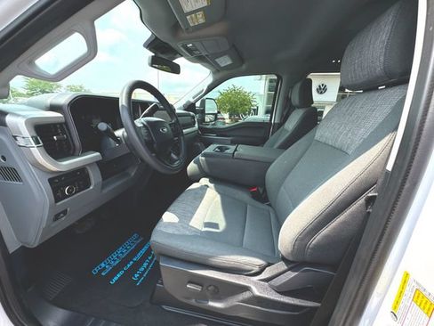 Used 2023 Ford F250 XLT w/ Black Appearance Package AWD/4WD image 10