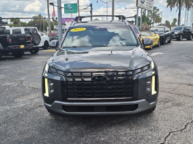 Used 2023 Hyundai Palisade SEL w/ Premium Package FWD image 2