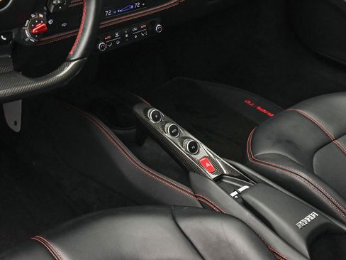 Used 2021 Ferrari F8 Tributo image 44