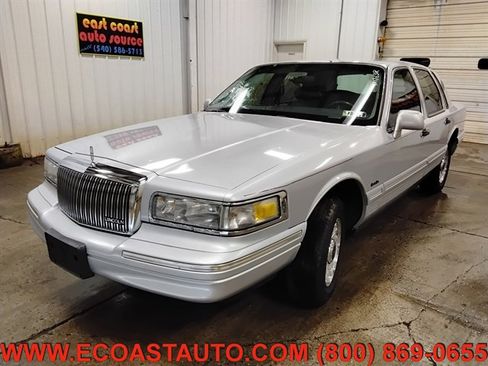 Used 1997 Lincoln Town Car Executive image 4