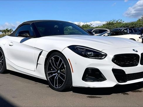 Used 2023 BMW Z4 M40i w/ Premium Package RWD image 2