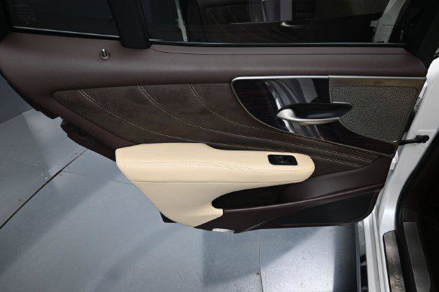 Used 2019 Lexus LS 500 AWD w/ Interior Upgrade Package image 32