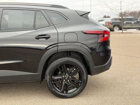 Used 2025 Chevrolet Trax ACTIV image 14