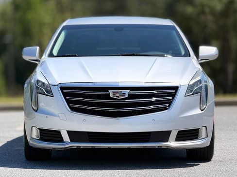 Used 2019 Cadillac XTS Luxury FWD image 3
