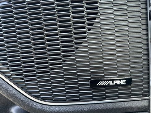 Used 2022 Jeep Grand Cherokee L Limited image 18