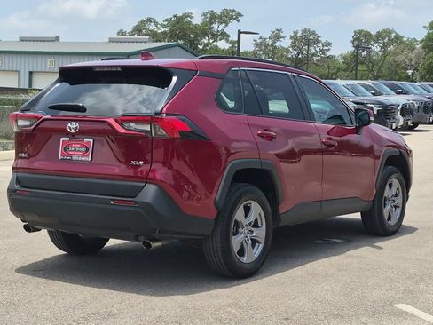 Certified 2022 Toyota RAV4 XLE w/ Convenience Package FWD image 5