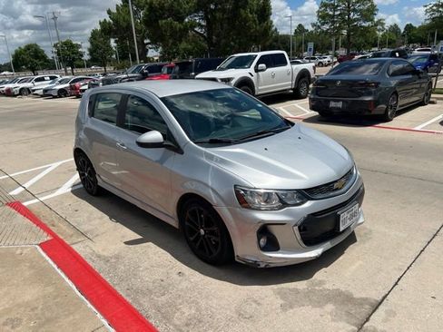 Used 2017 Chevrolet Sonic LT FWD image 3