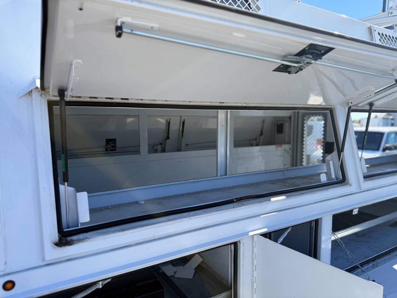 Used 2017 Ford E-350 and Econoline 350 Super Duty RWD image 20