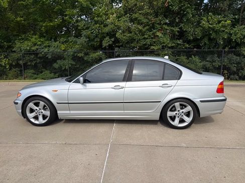 Used 2004 BMW 325i Sedan RWD image 2