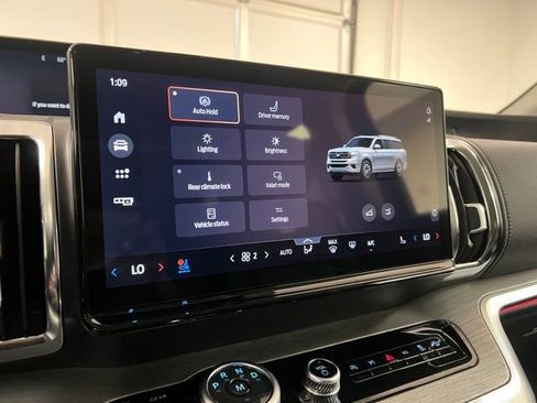 Used 2025 Ford Expedition Max Platinum image 35