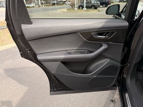 Used 2025 Audi Q7 3.0T Premium Plus w/ Premium Plus Package image 39