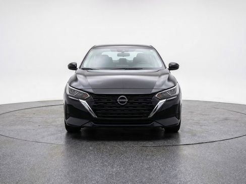 Used 2025 Nissan Sentra SV FWD image 2