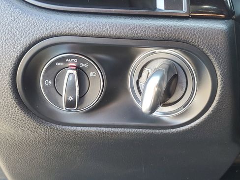 Used 2021 Porsche Macan image 24