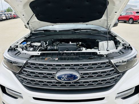 Used 2024 Ford Explorer XLT w/ Equipment Group 202A AWD/4WD image 48