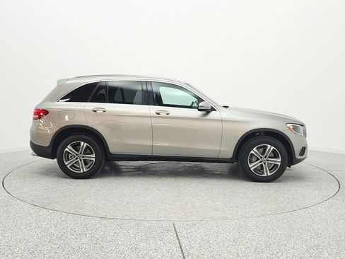 Used 2019 Mercedes-Benz GLC 300 image 4