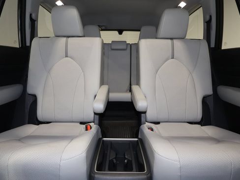 Used 2026 Toyota Grand Highlander AWD image 31