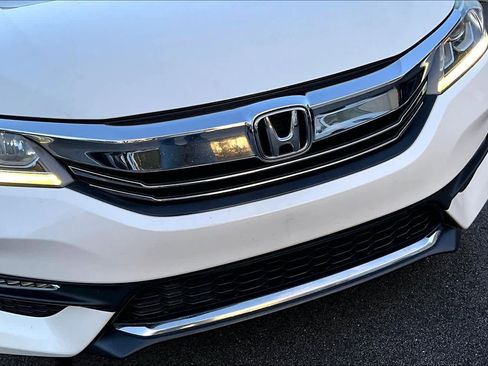 Used 2016 Honda Accord Sport image 27