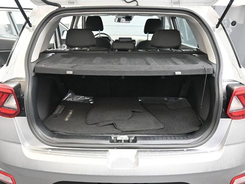 Certified 2023 Hyundai Venue SE image 17