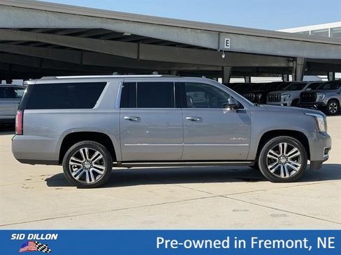 Used 2018 GMC Yukon XL Denali w/ Denali Ultimate Package AWD/4WD image 3