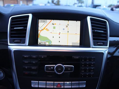 Used 2016 Mercedes-Benz GL 450 4MATIC image 30