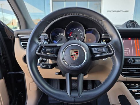 Used 2024 Porsche Macan image 31