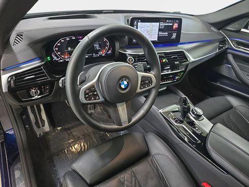 Used 2021 BMW M550i xDrive w/ Executive Package image 16