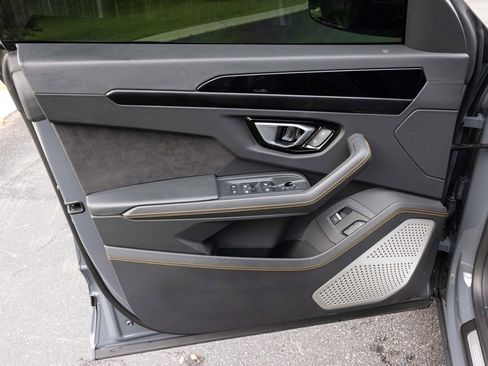 Used 2024 Lamborghini Urus S image 17