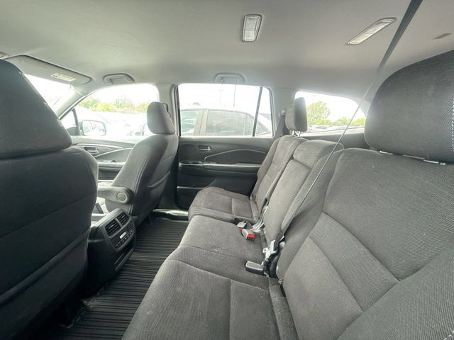 Used 2017 Honda Pilot EX image 9