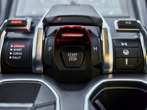 Used 2024 Lamborghini Urus Performante image 75