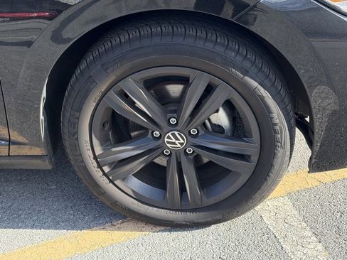 Used 2024 Volkswagen Jetta SE w/ Black Wheel Package image 11