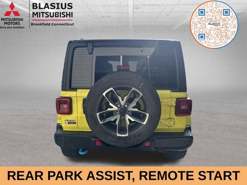 Used 2024 Jeep Wrangler Unlimited w/ Convenience Group AWD/4WD image 9
