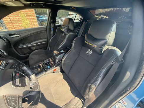 Used 2019 Dodge Charger Scat Pack w/ Dynamics Package RWD image 18