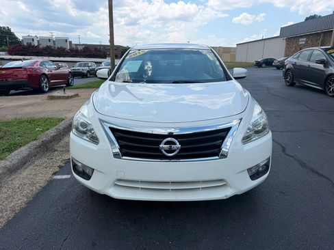 Used 2015 Nissan Altima 2.5 SV w/ Convenience Package FWD image 2