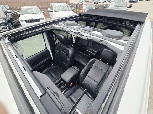 Used 2023 Jeep Wrangler Unlimited Sahara w/ Cold Weather Group AWD/4WD image 11