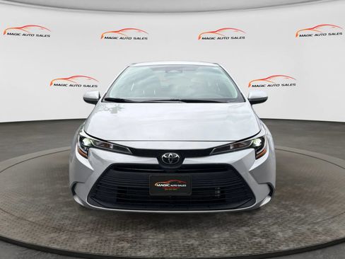 Used 2024 Toyota Corolla LE FWD image 3