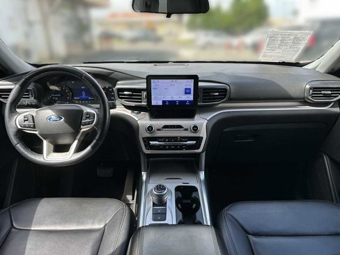 Used 2023 Ford Explorer XLT w/ Equipment Group 202A image 11