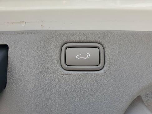 Used 2019 Kia Sedona EX w/ EX Premium Package image 40