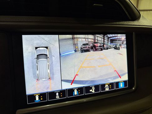 Used 2021 GMC Yukon XL Denali w/ Denali Premium Package image 48