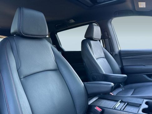 Certified 2024 Honda Odyssey Sport image 30