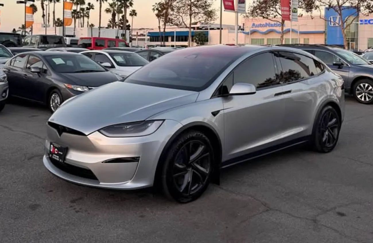 Used 2026 Tesla Model X AWD/4WD image 2