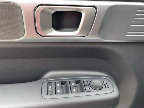 New 2025 Hyundai Santa Fe SE image 18