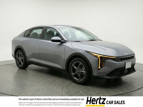 Used 2025 Kia K4 LXS image 1